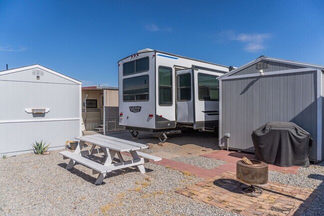 Building Photo - Turn-Key Park Model in Yuma Foothills – Fu...