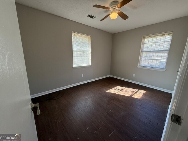 Building Photo - 7 W Park Ct