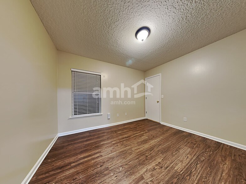 Building Photo - 86336 Augustus Ave