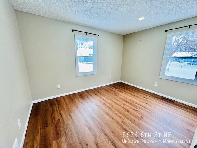 Building Photo - 5626 6th St NE