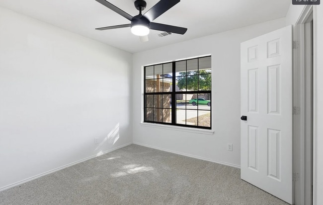 Building Photo - 220 Brook Cir