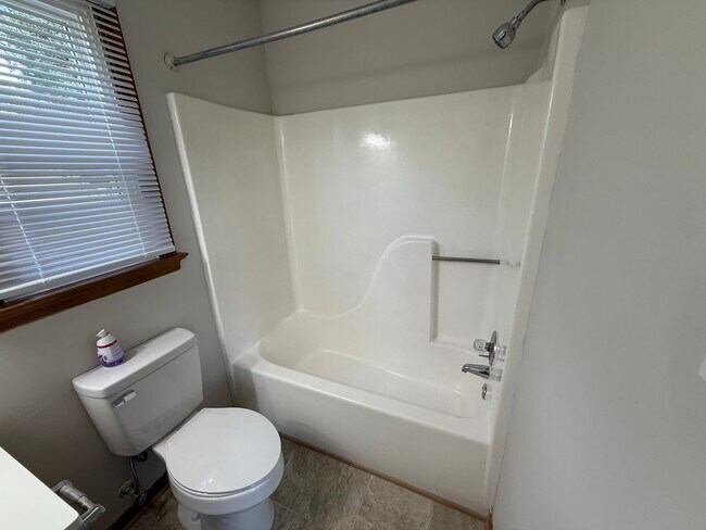 Building Photo - 6311 Midnight Dr