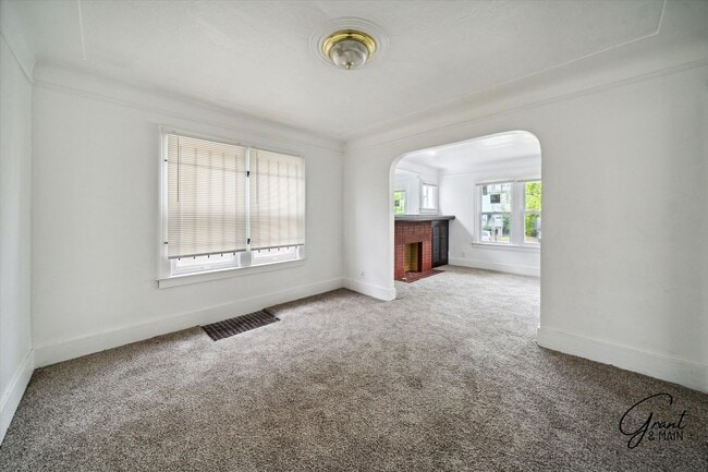 Building Photo - 14920 Washburn St