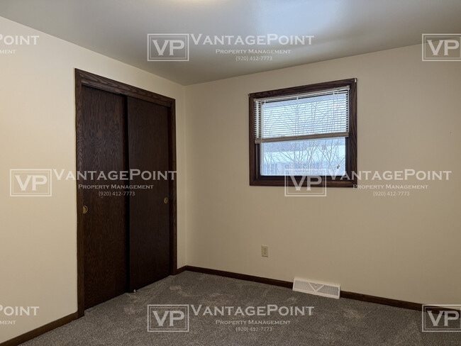 Building Photo - 1603 St Robert Dr