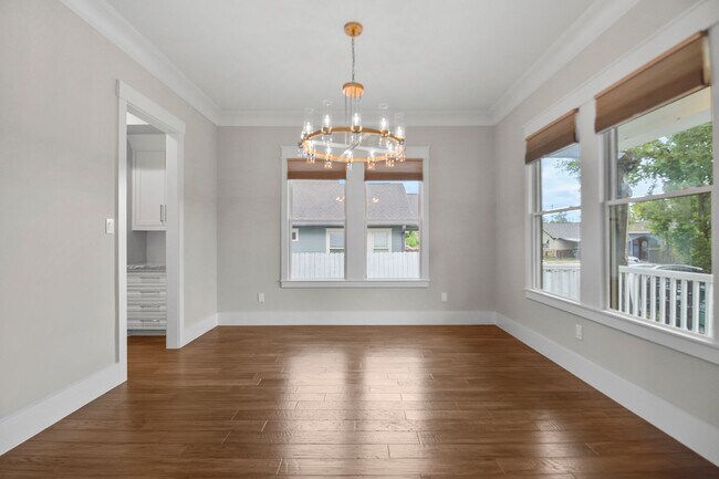 Building Photo - Luxury 3-Bed Home with Solar Panels, Tesla...