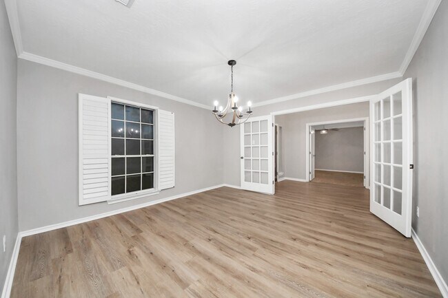 Building Photo - 1410 Long View Dr