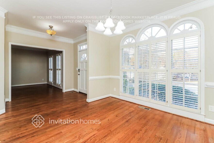 Building Photo - 4885 Leeds Ct