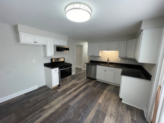 Building Photo - 30 June Dr