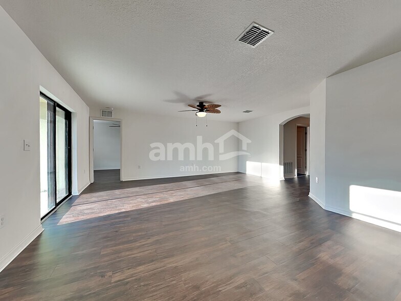 Building Photo - 1741 Chatham Grn