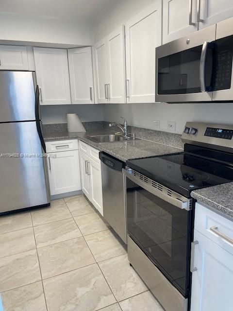 Building Photo - 20515 E Country Club Dr