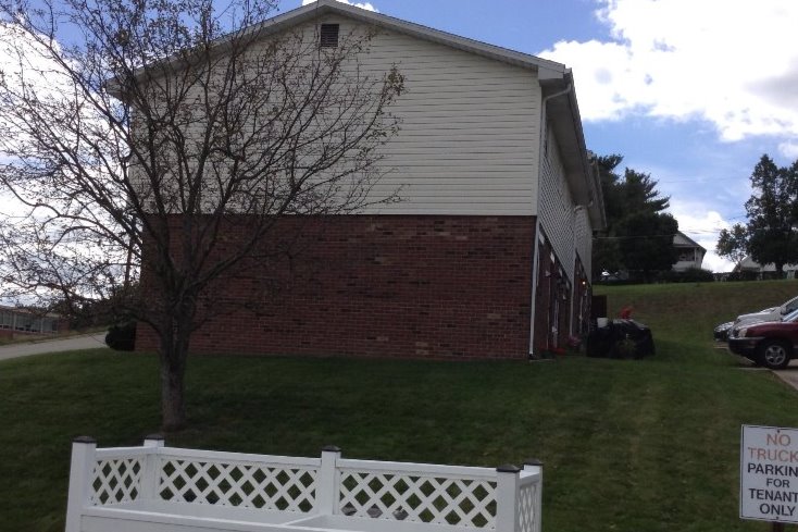 Zelt - Side View - 30 Zelt St