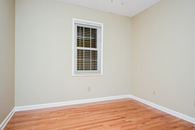 Building Photo - 114 Rubicon Rd