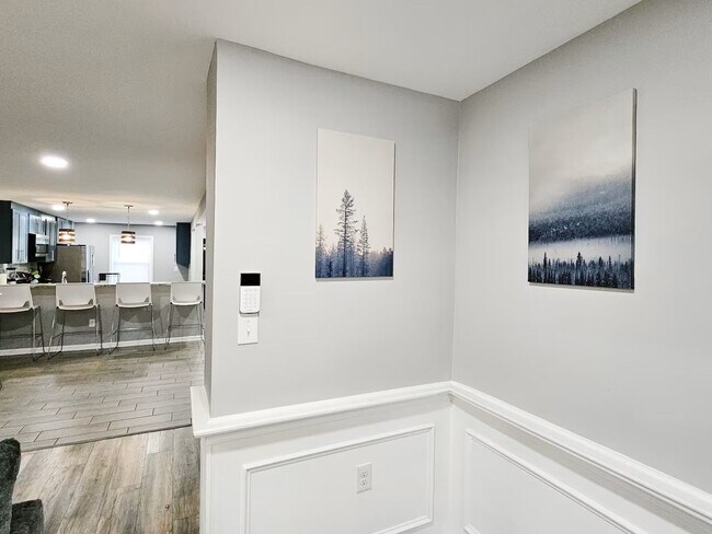 Building Photo - Townhome on Lawyer's Row