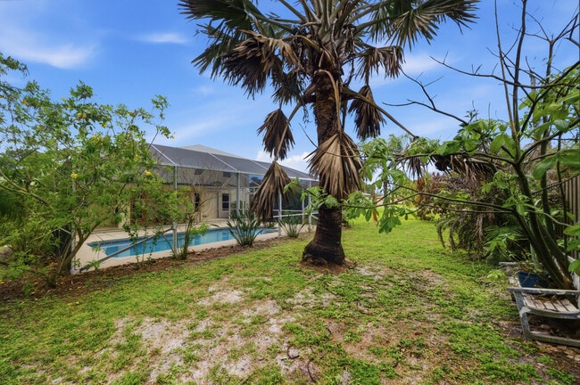 Building Photo - 1707 SE Manth Ln