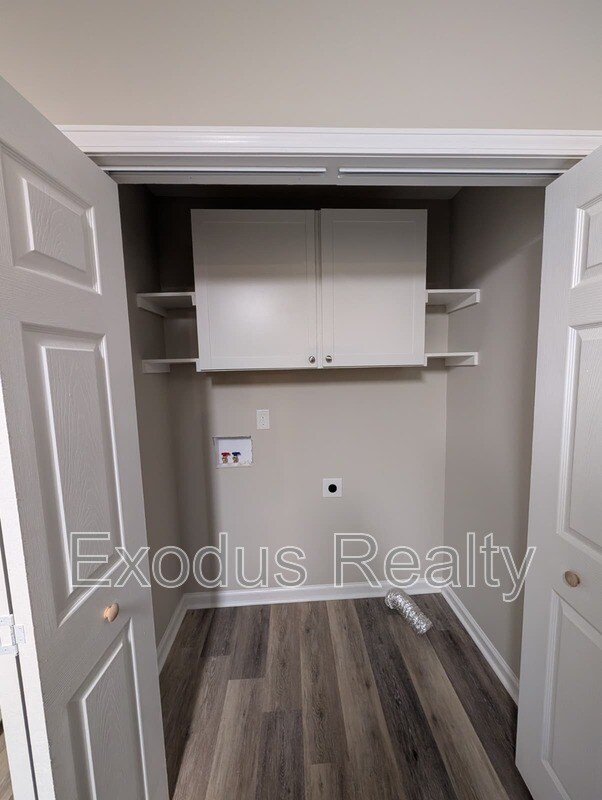 Building Photo - 414 Maple Ave