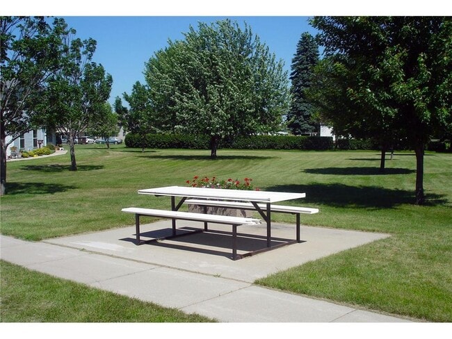 Building Photo - 1706 Lincoln Ave