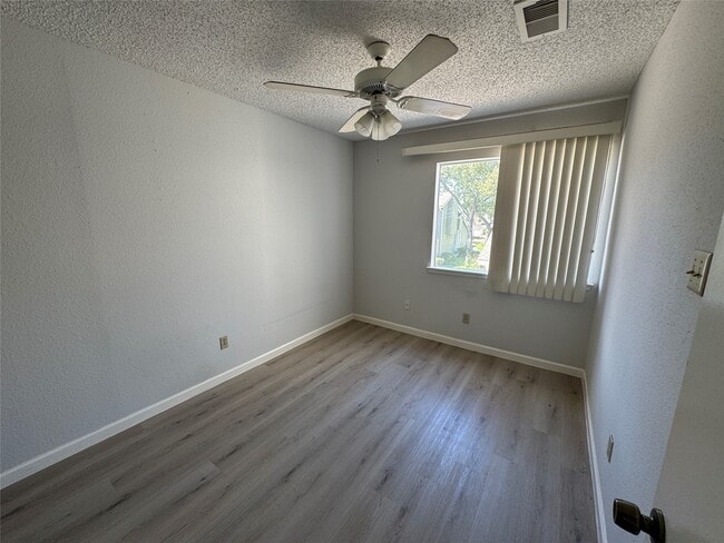 Building Photo - 12959 Wirevine Ln