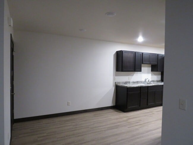 Building Photo - 5294 Christopher Dr