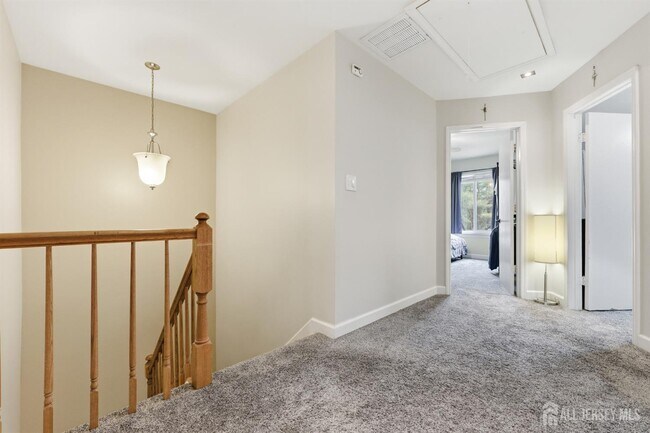 Building Photo - 10 Coventry Ct