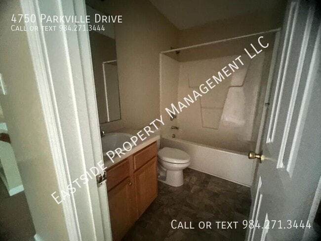 Building Photo - 4750 Parkville Dr