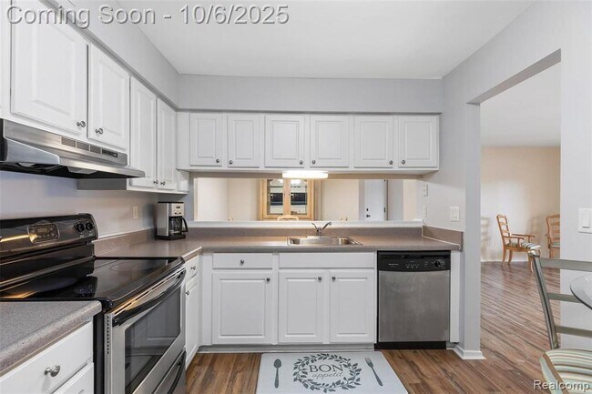 Building Photo - 2620 Greenstone Blvd