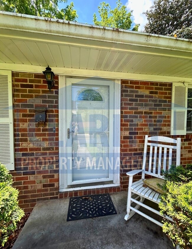 Building Photo - 3 bedroom ranch-style home in Downtown Cle...