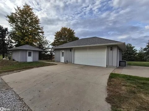 Building Photo - 2645 255th St