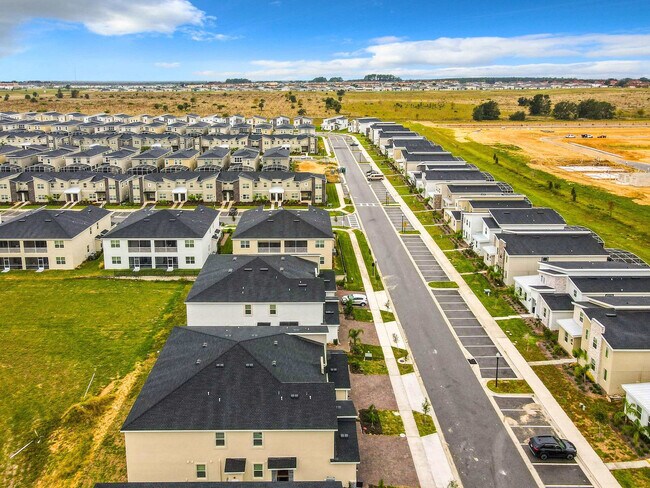 Building Photo - 9335 Sommerset Hills Dr