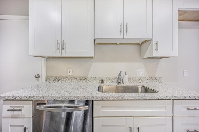 Building Photo - 4719 Snead Dr