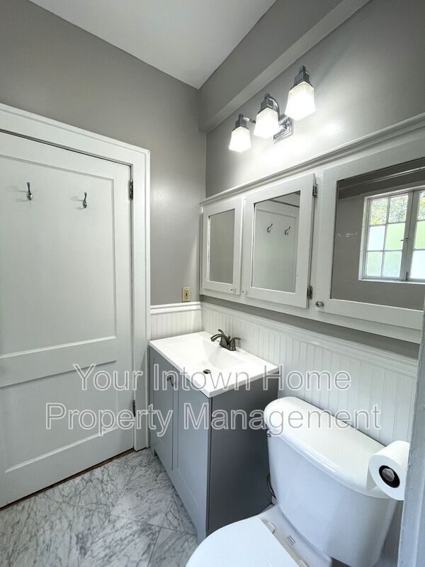 Building Photo - 108 Greenwood Pl