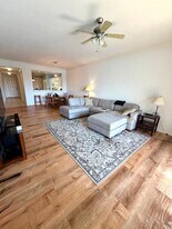 Building Photo - 8450 Kingbird Loop