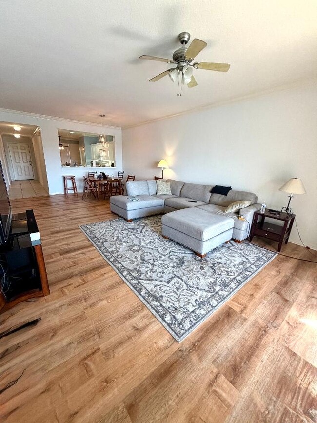 Building Photo - 8450 Kingbird Loop