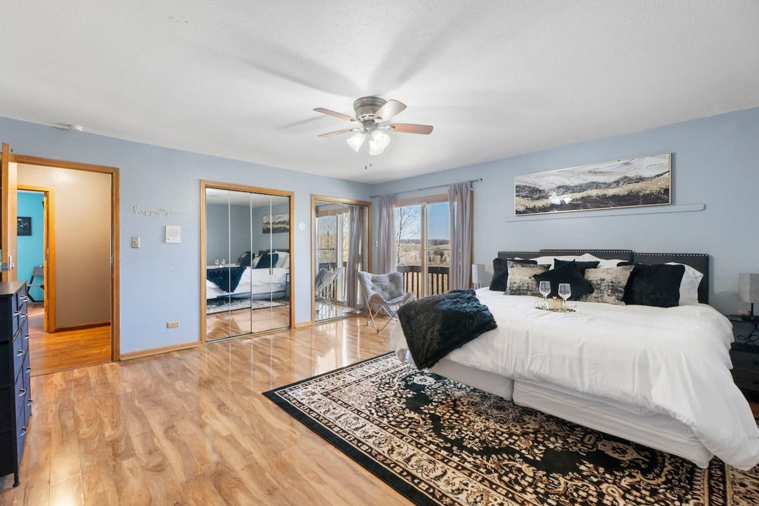 Building Photo - 4920 Lake Ct