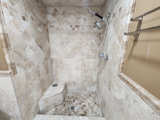 Building Photo - 1502 Rock Glen Ave