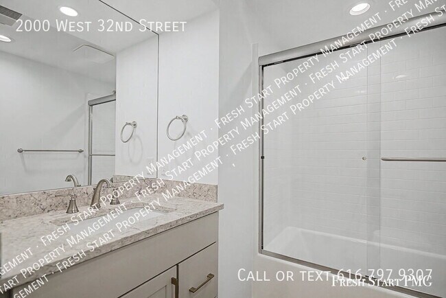 Building Photo - 2000 32nd St