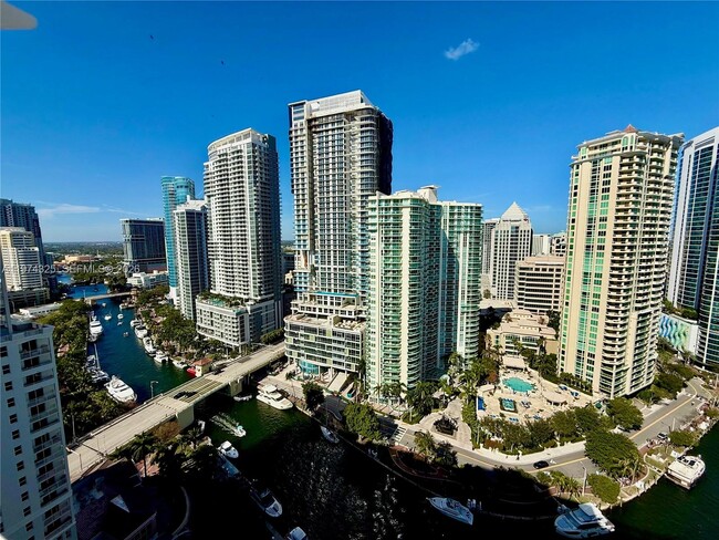 Building Photo - 511 SE 5 Ave