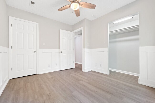 Building Photo - Nicely Remodeled 3 Bedroom House on Cul-de-Sac with Walkout Basement!