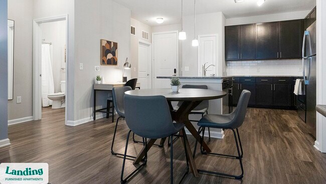 Building Photo - 915 Brentmoor Dr