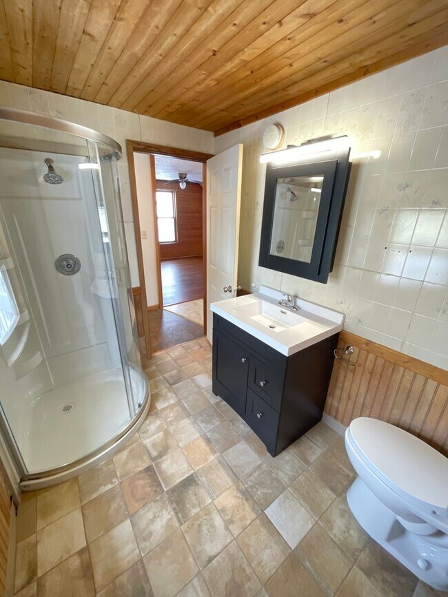 Building Photo - 217 N 25th Ave W