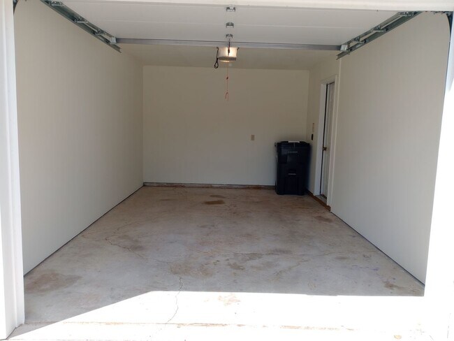 Building Photo - 3500-3502-3502 Delmar Ct