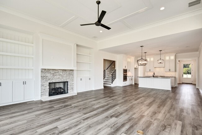 Building Photo - 5030 Jon Oak Dr