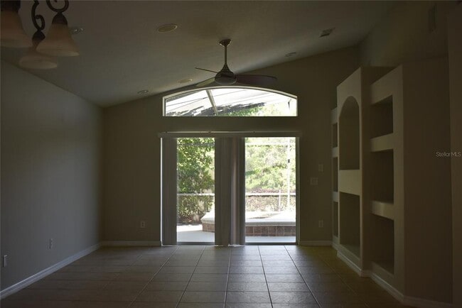 Building Photo - 2415 Sabastian St