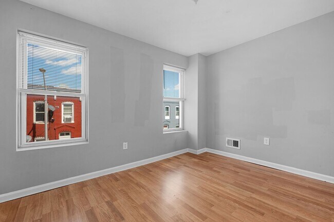 Building Photo - Two Bedroom Rental for Immediate Move In West Baltimore