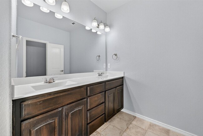 Building Photo - 1928 Velarde Rd