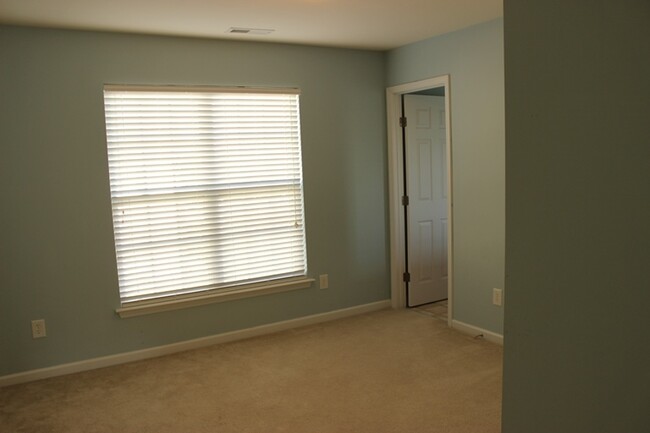 Building Photo - End-Unit Townhouse! Brier Creek Location! ...