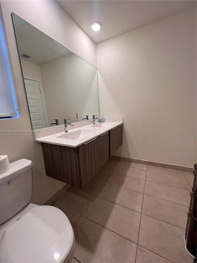 Building Photo - 10431 NW 82nd St