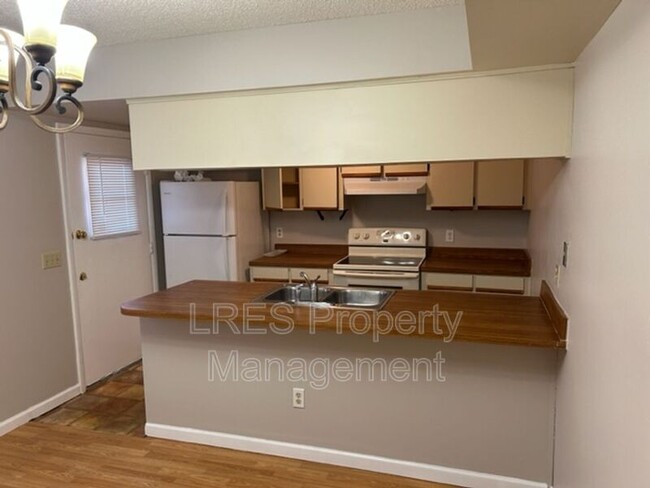 Building Photo - 4562 Lighthouse Cir