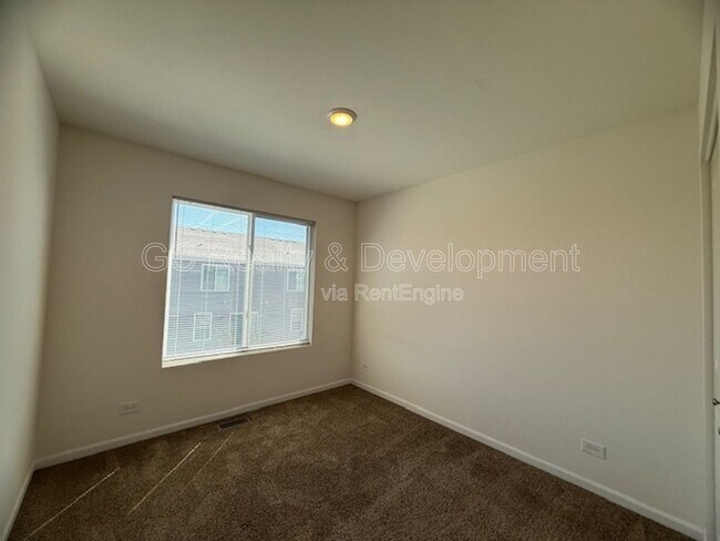 Building Photo - 2372 Upland Rd