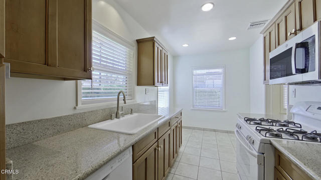 Building Photo - 3250 Las Lunas St