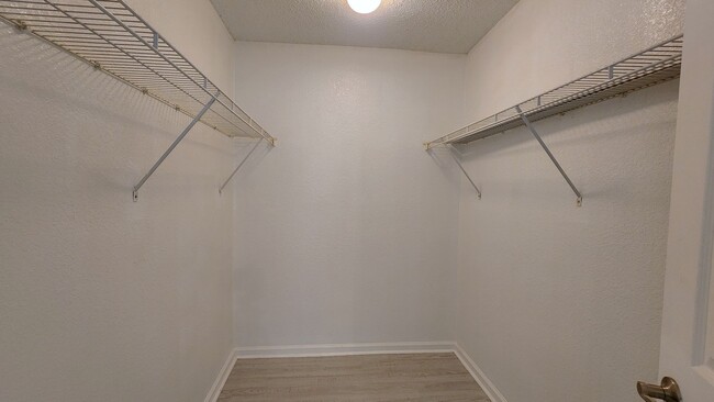 Building Photo - FOR RENT 2 BED 2 BATH SECOND FLOOR CONDO